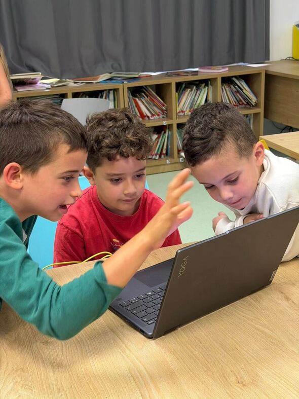 צילום מתוך דף הפייסבוק בית הספר הדמוקרטי יבנה