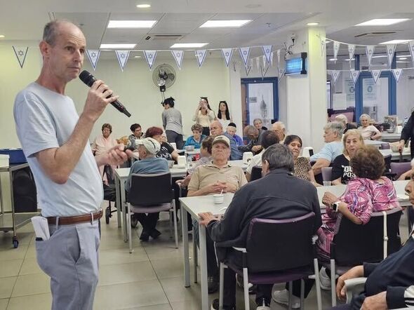 צילום מתוך דף הפייסבוק האגודה לאזרח הוותיק בבת-ים