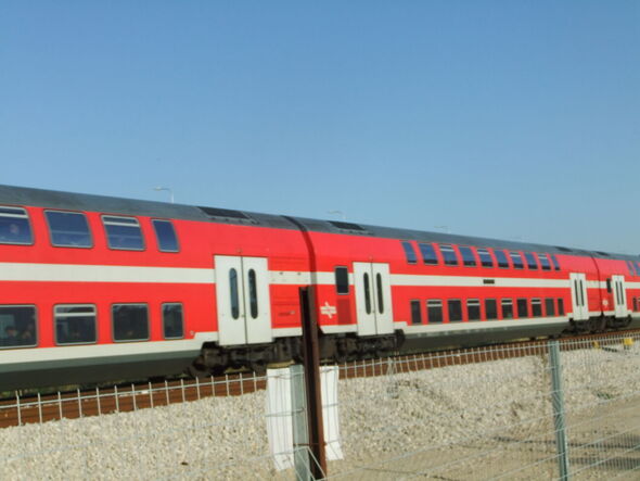 הסעות הרכבת בתחנות הסגורות