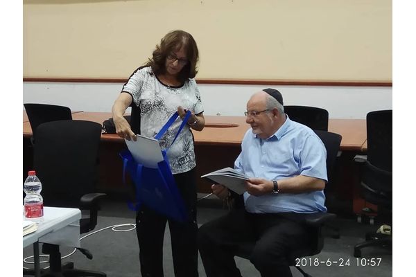 צילום: מירי רגירר עם ראש העיר רחמים מלול
