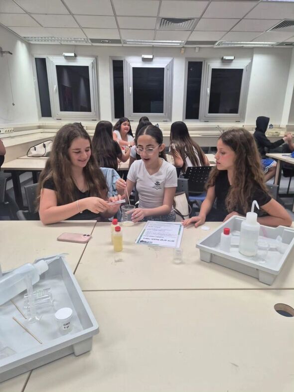 צילום מתוך דף הפייסבוק קריית החינוך יצחק נבון