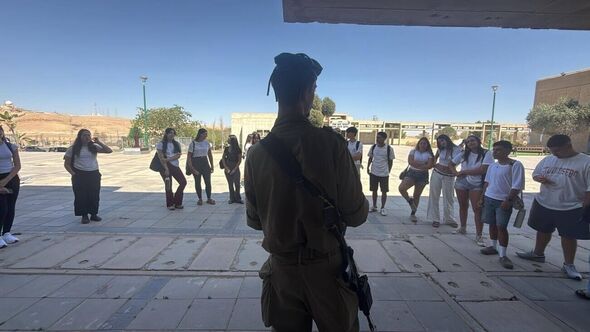 צילום מתוך דף הפייסבוק קריית החינוך ברנקו וייס ע״ש יצחק רבין, מזכרת בתיה.