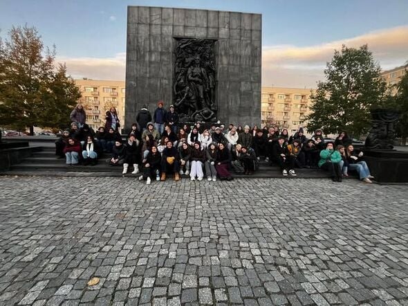 צילום מתוך דף הפייסבוק תיכון עירוני ה' תל אביב