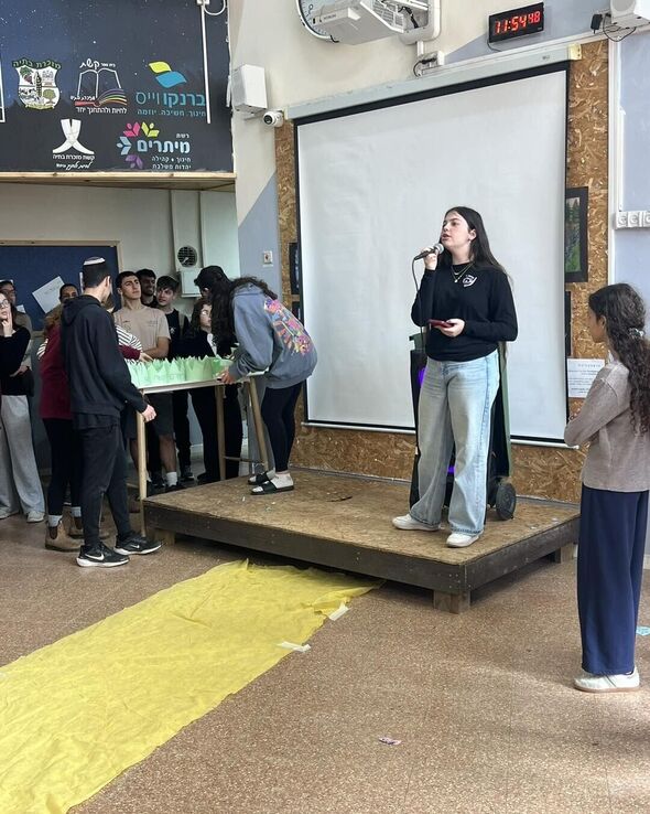 צילום מתוך דף הפייסבוק על-יסודי קשת מזכרת בתיה