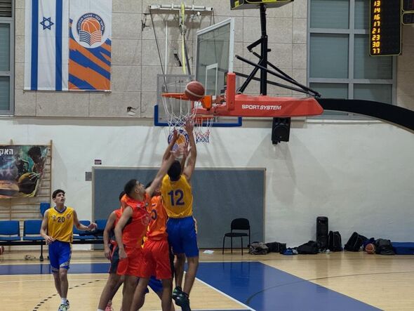 צילום מתוך דף הפייסבוק אליצור יבנה כדורסל הדף הרשמי