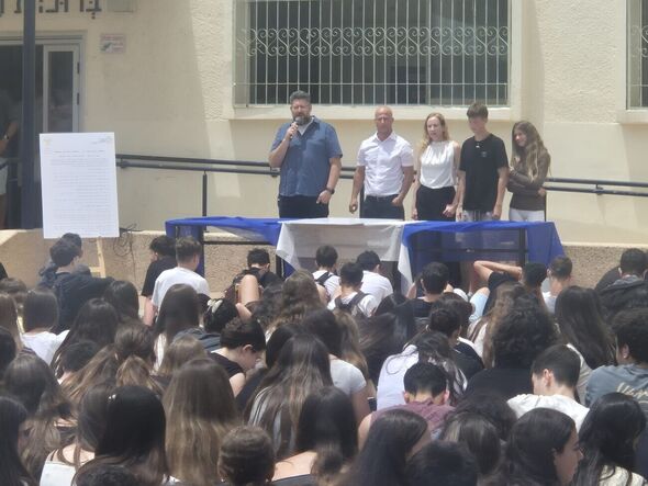 צילום מתוך דף הפייסבוק תיכון עירוני י"ד ת"א
