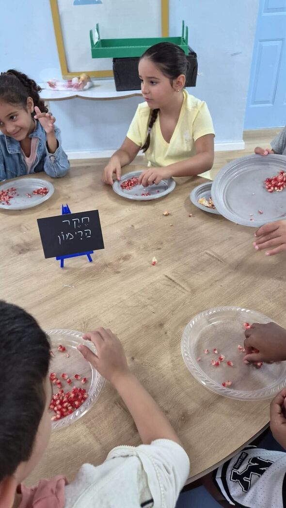 צילום מתוך דף הפייסבוק בית ספר ביאליק לטבע ולמדעים