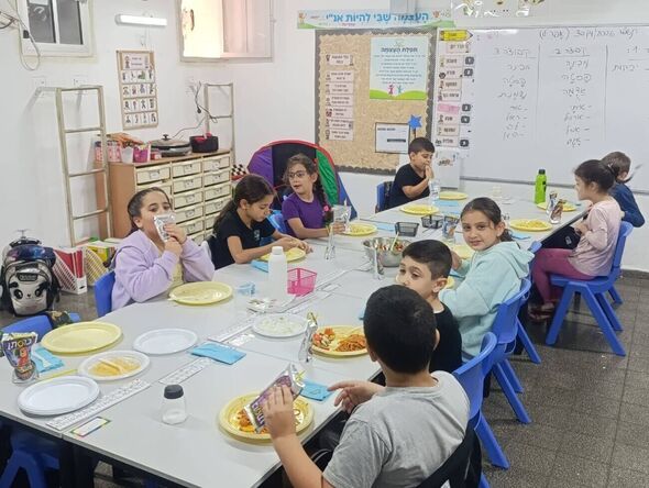 צילום מתוך דף הפייסבוק בית הספר "מעיין" יבנה