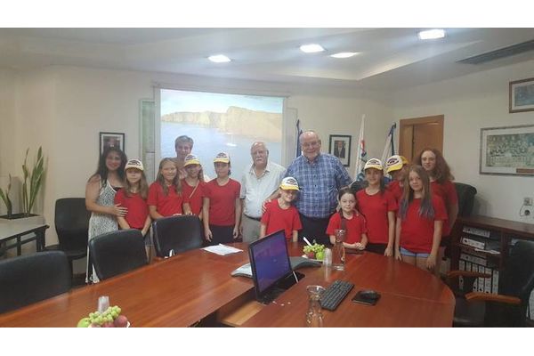ראש העיר קיים קבלת פנים חגיגית לבנות