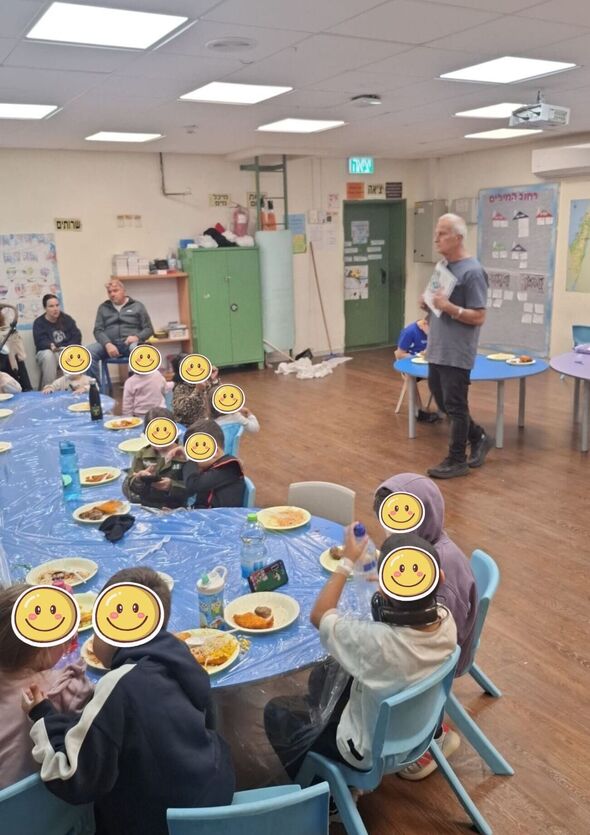 צילום מתוך דף הפייסבוק בית ספר " יצחק שמיר" חולון