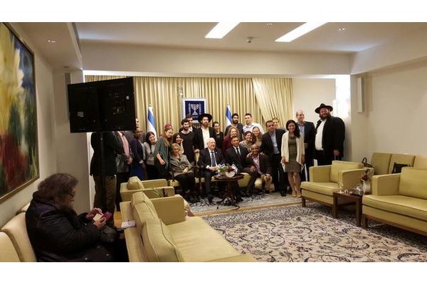 הקבוצה בביקור בבית הנשיא