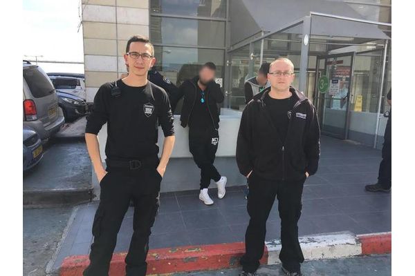 המאבטחים מימין דמסקי אלכסנדר ואלישר איסלמוב
