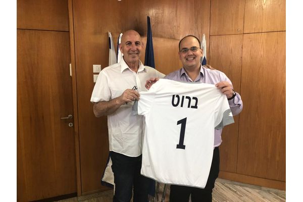 צביקה ברוט ליאור שכטר: דוברות עיריית בת ים