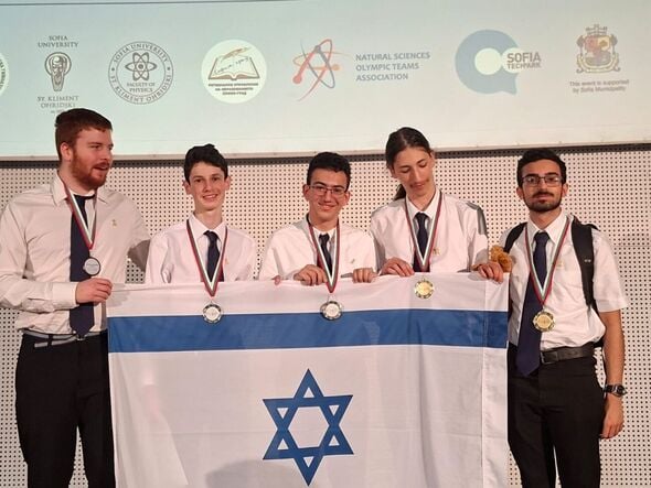 יובל מוזס ואריאל דורון מימין