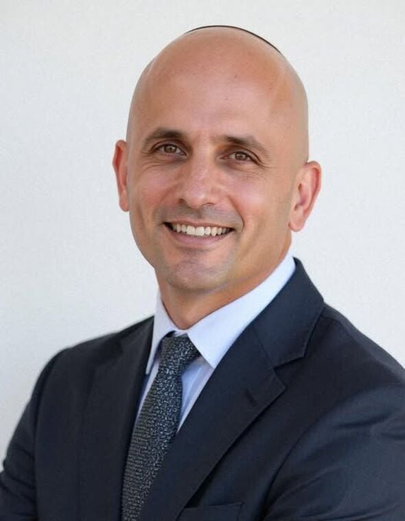 צילום מתוך דף הפייסבוק גבי גאון