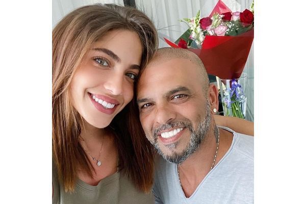 דף הפייסבוק של אייל גולן