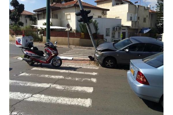 תאונה ברחוב טשרניחובסקי -תמונת ארכיון