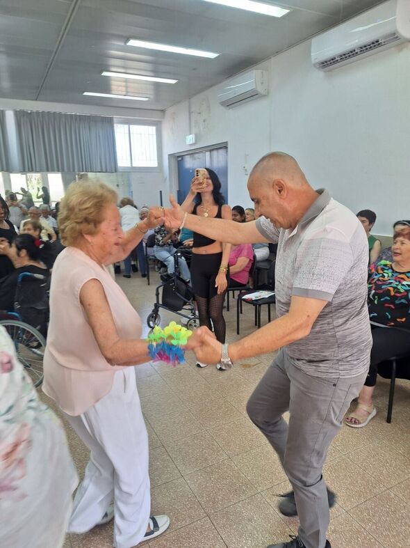 צילום מתוך דף הפייסבוק האגודה לאזרח הוותיק בבת-ים