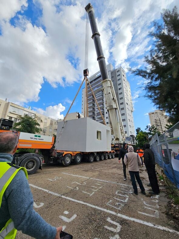 עמוד הפייסבוק של טל נאור
