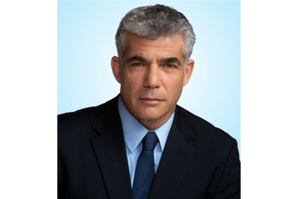 הישג ראשון ליאיר לפיד