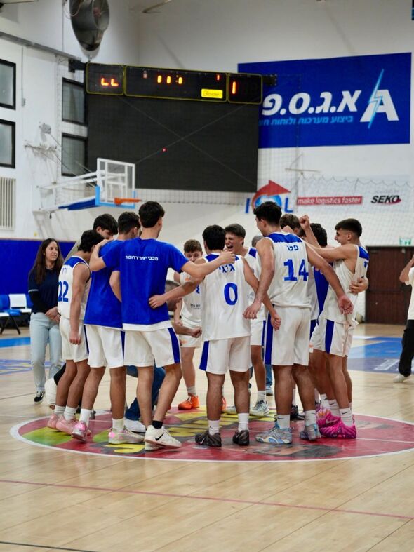 צילום מתוך דף הפייסבוק מכבי רחובות מחלקת הנוער כדורסל