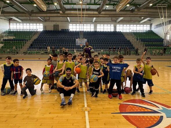 צילום מתוך דף הפייסבוק אליצור יבנה כדורסל הדף הרשמי