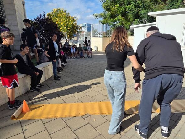 הפייסבוק קמפוס "אחד העם" שש-שנתי חט"ב ותיכון פ"ת