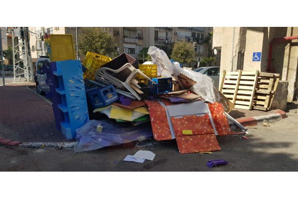 תמונות של אשפה מרחבי העיר