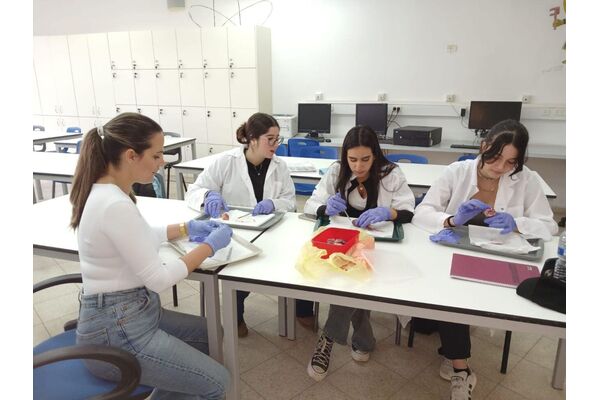צילום מקיף י- קריית החינוך השש שנתית ע"ש איינשטיין