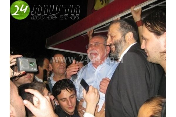 דרעי ומלול חוגגים את ניצחון מלול בחירות ברחובות