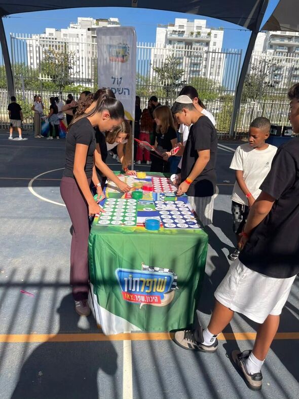 צילום מתוך דף הפייסבוק קריית החינוך יצחק נבון