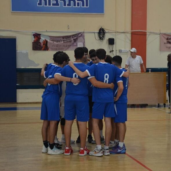 צילום מתוך דף הפייסבוק קריית חינוך דה שליט