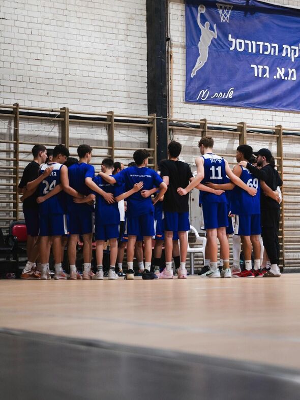 צילום מתוך דף הפייסבוק מכבי רחובות מחלקת הנוער כדורסל