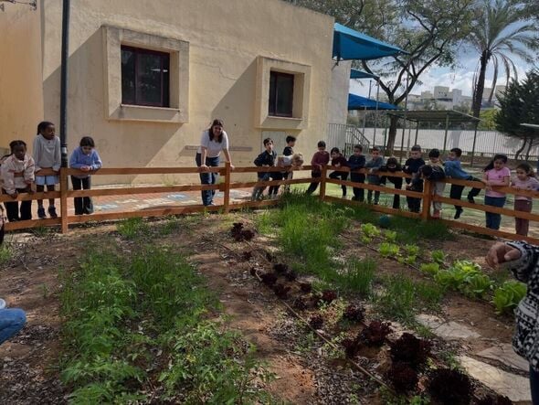 צילום מתוך דף הפייסבוק בית ספר מונטסורי פרדס צפוני