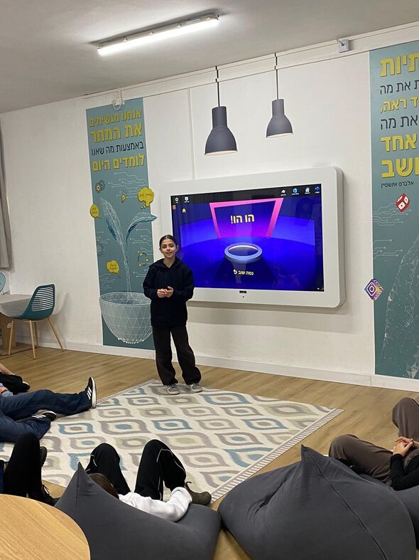 צילום מתוך דף הפייסבוק בית-הספר "הרצל" בת ים