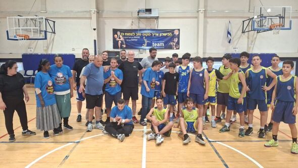 צילום מתוך דף הפייסבוק אליצור יבנה כדורסל הדף הרשמי