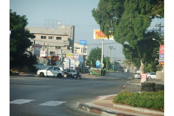 רחוב החרוצים נמצא בין יוחננוף למגרש הכדורגל