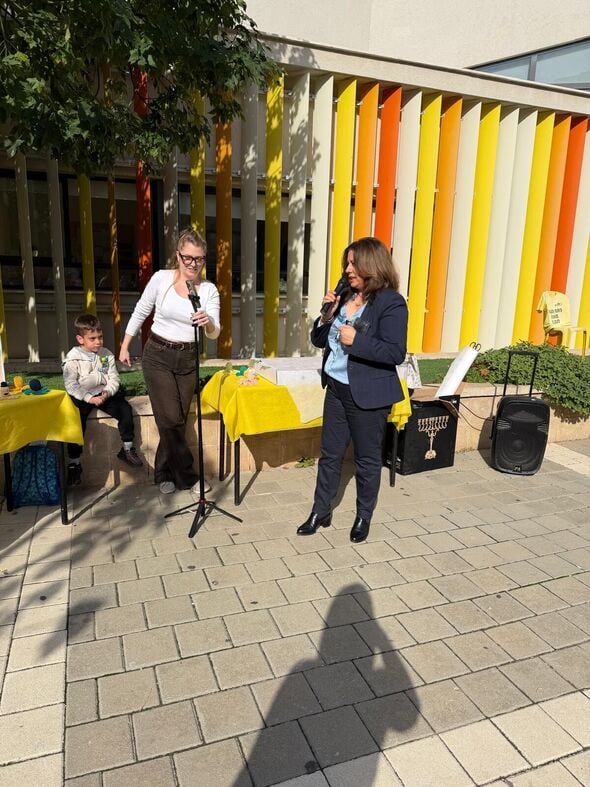 הפייסבוק שש-שנתי יצחק שמיר Shamir High School