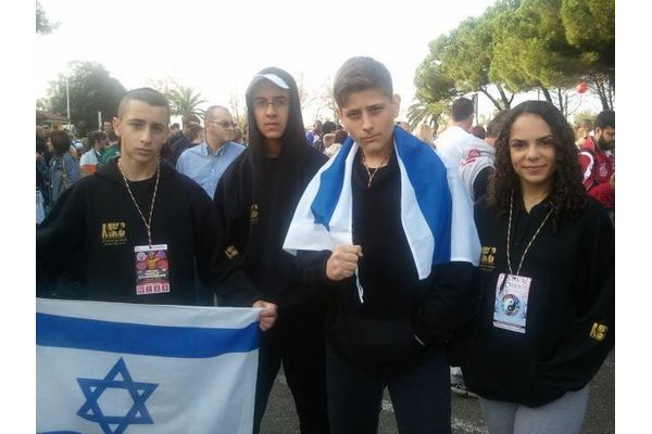 יסמין, אלכס, איתי וליאור