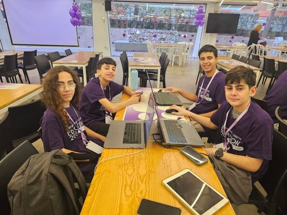 דף הפייסבוק קריית החינוך השש שנתית "פארק המדע" נס ציונה