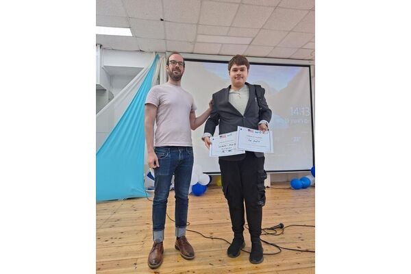 צילום מתוך דף הפייסבוק קריית חינוך דה שליט