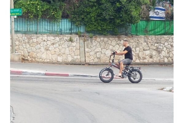 אור ירוק