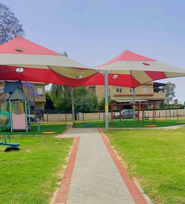 צילום מתוך דף הפייסבוק גבי גאון