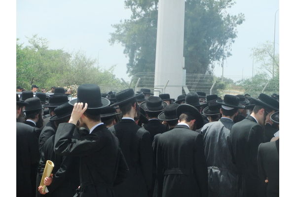 למצולמים אין קשר לכתבה