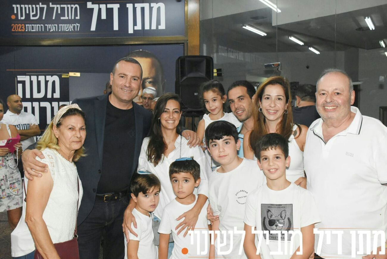 מפגן כוח עוצמתי של המועמד לראשות העיר רמתן דיל בערב חנוכת מטה