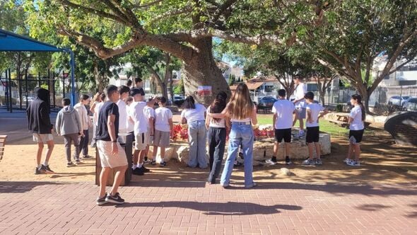 צילום מתוך דף הפייסבוק חטיבת הביניים "טביב" ראשל"צ