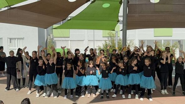 פייסבוק בית חינוך גורדון לאומנויות