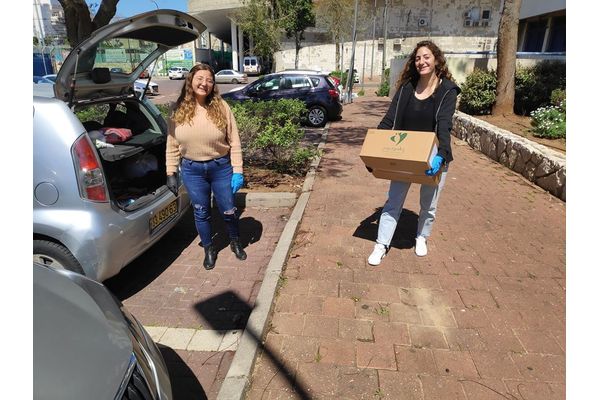 התחלת החלוקה במתנ"ס שיכון המזרח