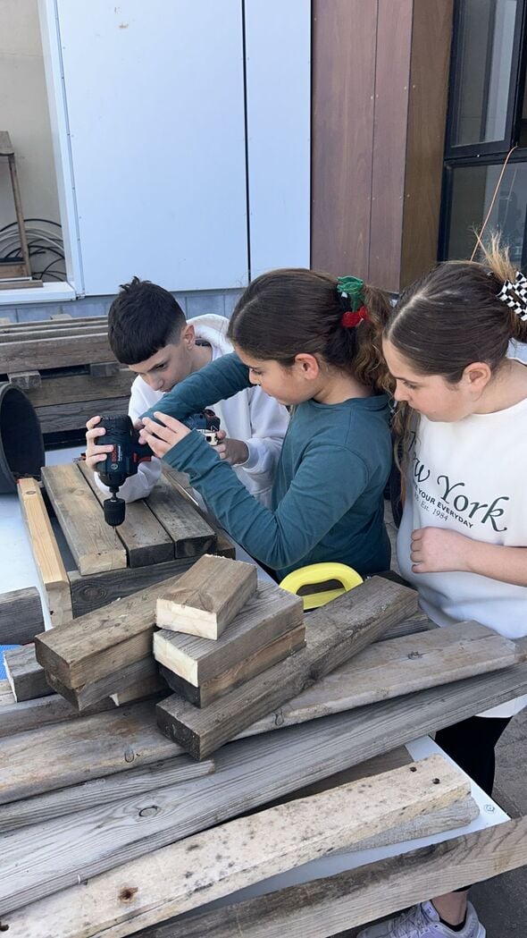 צילום מתוך דף הפייסבוק בית הספר הדמוקרטי יבנה