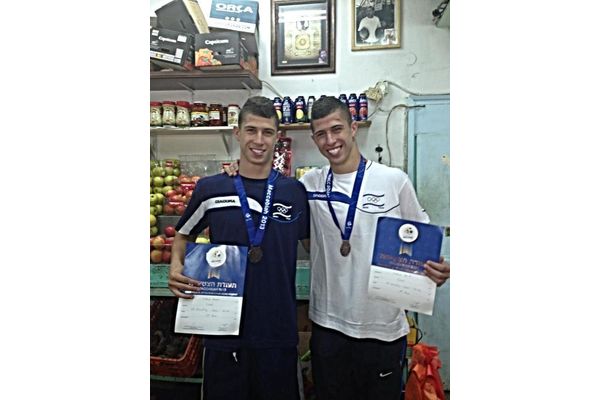 האחים ראובן ובראל צימקינד